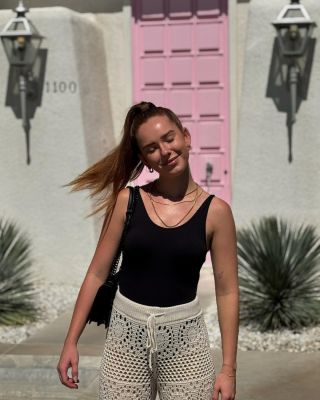 Šperky, se kterými bude zářit. 🌟💛 Tak jako @alice.skopalikova. 😍 🌊voděodolné 💆za skvělou cenu 🎁v semišových pytlíčcích...